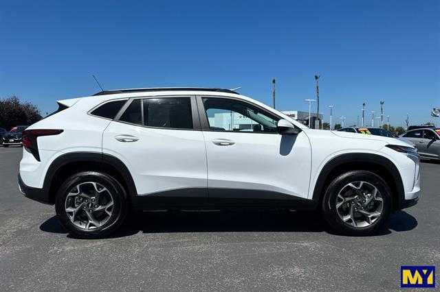 2025 Chevrolet Trax FWD LT