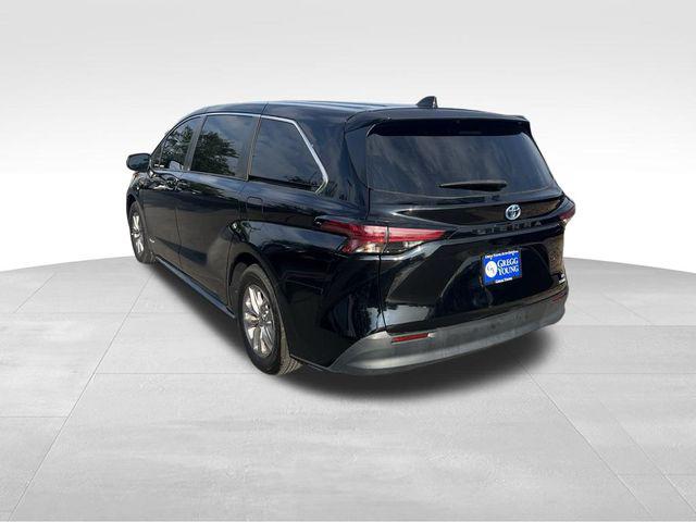 2021 Toyota Sienna LE