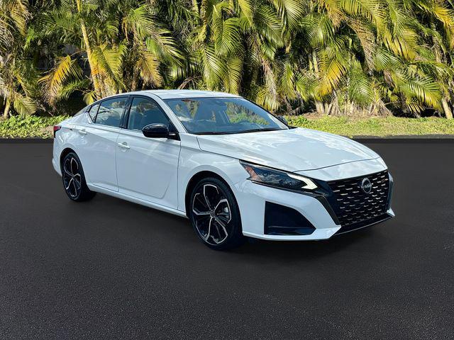 2023 Nissan Altima SR FWD