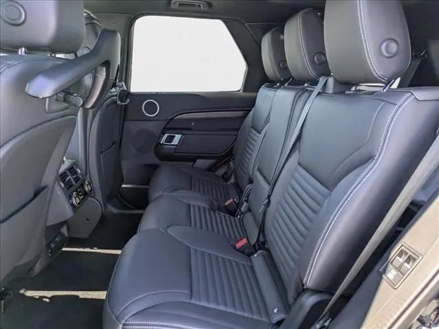 2025 Land Rover Discovery P360 Dynamic SE