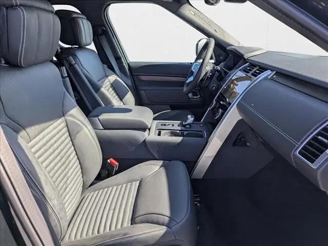 2025 Land Rover Discovery P360 Dynamic SE
