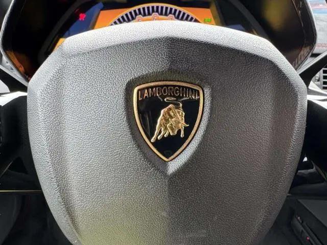 2017 Lamborghini Aventador LP740-4S