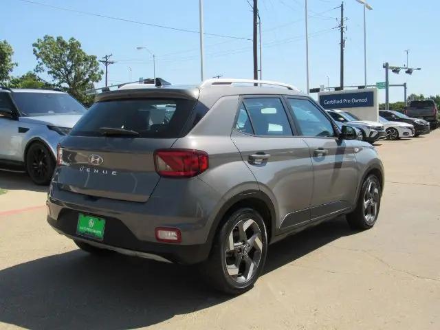 2022 Hyundai Venue SEL