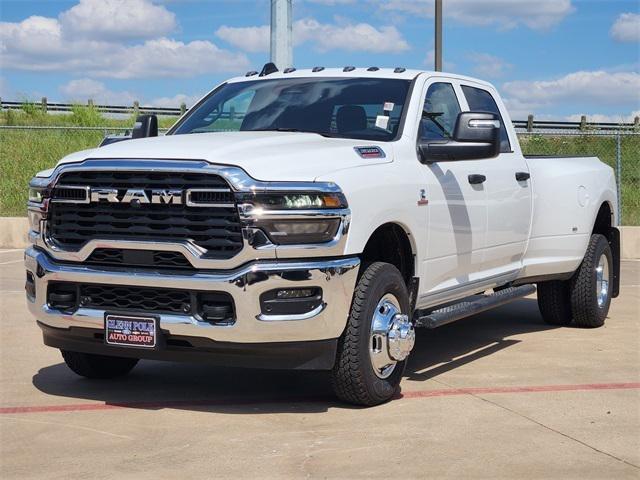 2026 RAM Ram 3500 RAM 3500 TRADESMAN CREW CAB 4X4 8 BOX