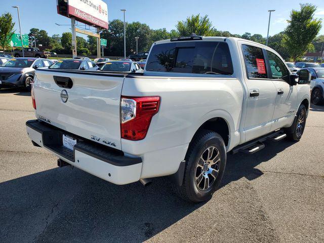 2024 Nissan TITAN Crew Cab SV 4x4