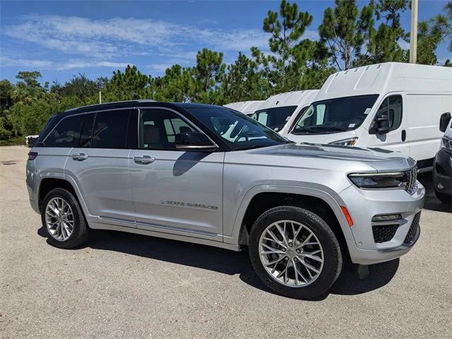 2023 Jeep Grand Cherokee Summit 4x2