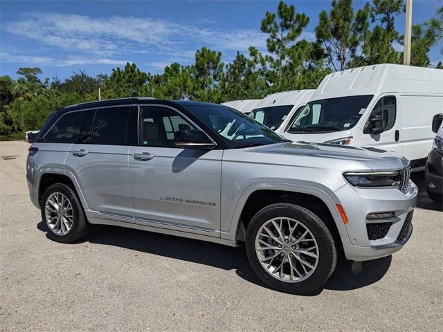 2023 Jeep Grand Cherokee Summit 4x2