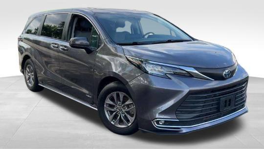 2021 Toyota Sienna XLE