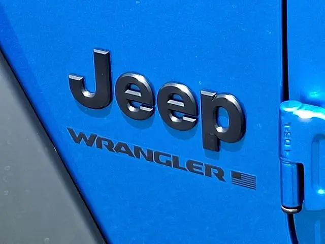 2025 Jeep Wrangler 4-Door Summit 4x4