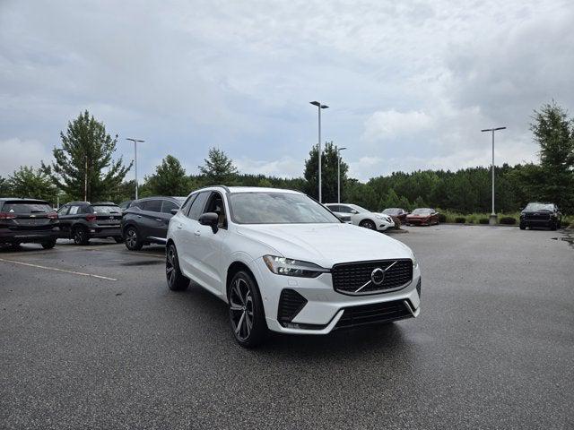 2023 Volvo XC60 B5 Ultimate Dark Theme