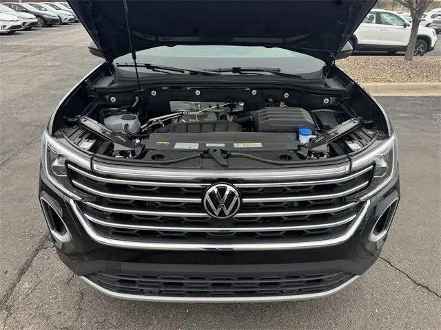 2026 Volkswagen Atlas SE with Technology