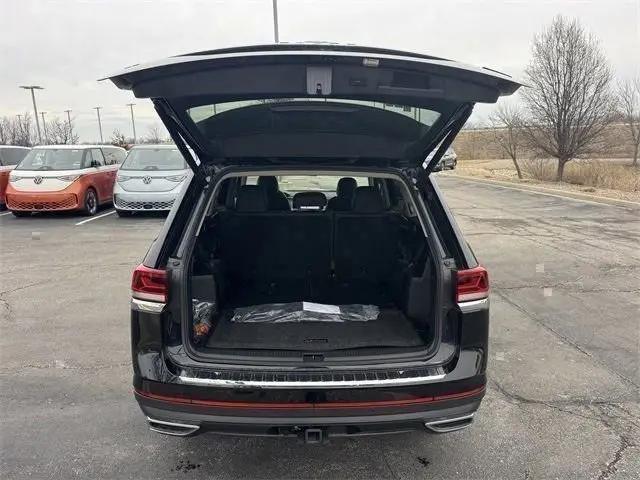 2026 Volkswagen Atlas SE with Technology