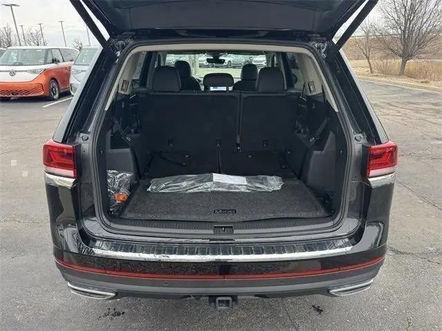 2026 Volkswagen Atlas SE with Technology