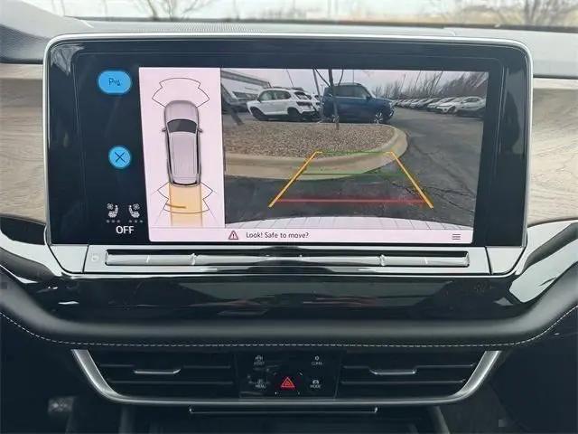 2026 Volkswagen Atlas SE with Technology