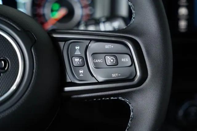 2025 Jeep Wrangler 4-Door Summit 4x4