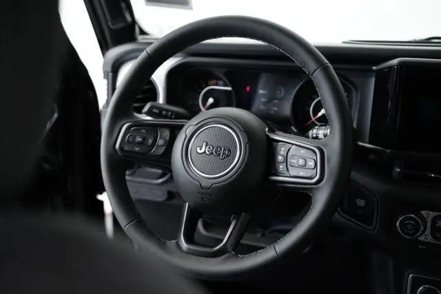 2025 Jeep Wrangler 4-Door Summit 4x4