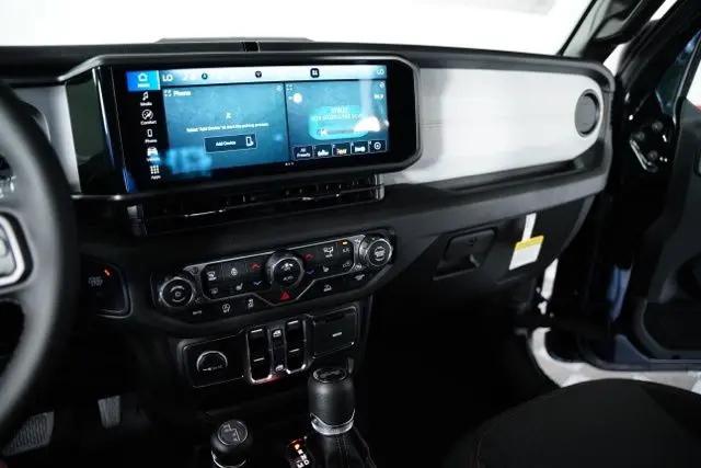 2025 Jeep Wrangler 4-Door Summit 4x4
