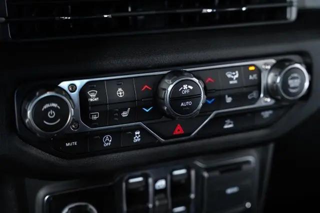 2025 Jeep Wrangler 4-Door Summit 4x4