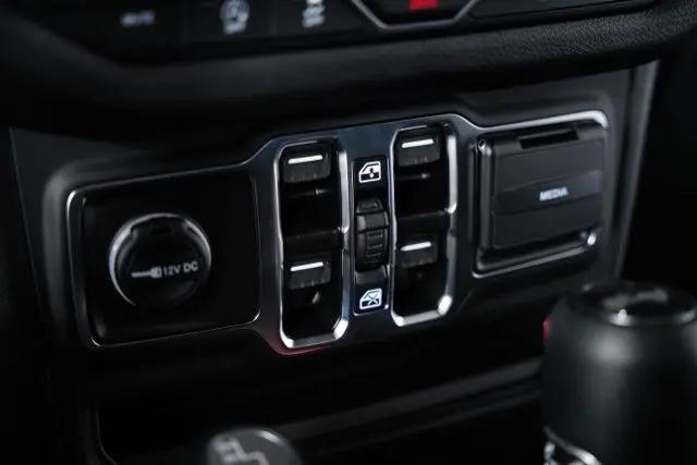 2025 Jeep Wrangler 4-Door Summit 4x4