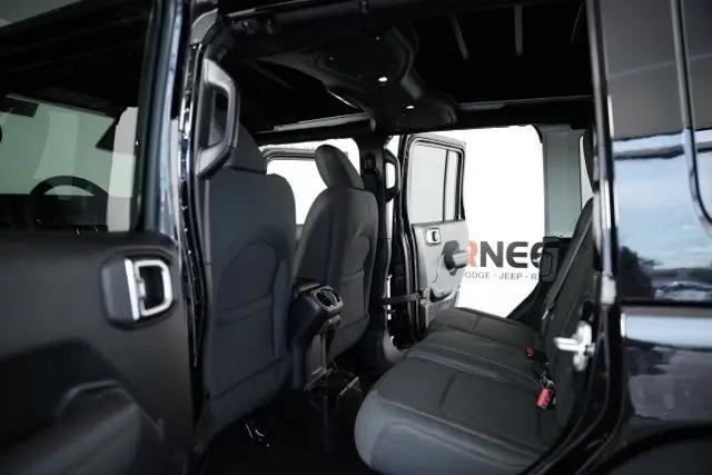 2025 Jeep Wrangler 4-Door Summit 4x4