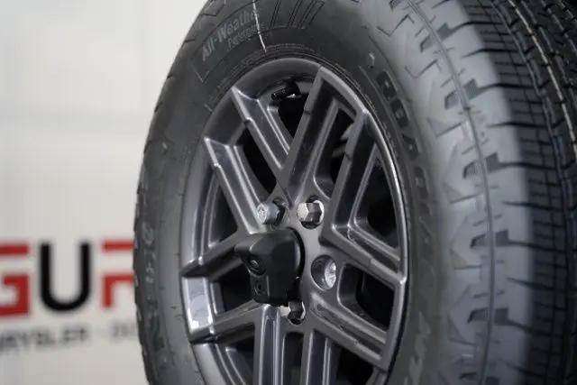 2025 Jeep Wrangler 4-Door Summit 4x4