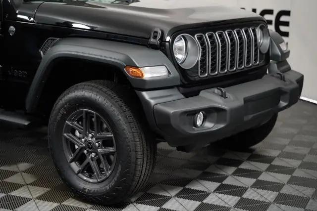 2025 Jeep Wrangler 4-Door Summit 4x4