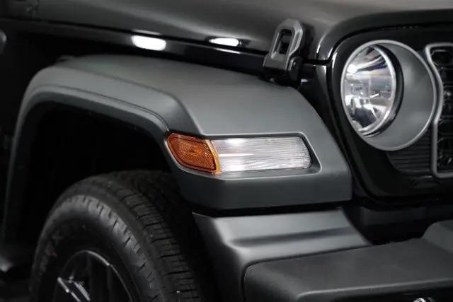 2025 Jeep Wrangler 4-Door Summit 4x4