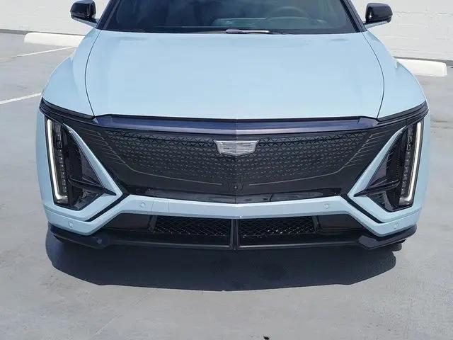 2026 Cadillac iQ V-Series AWD