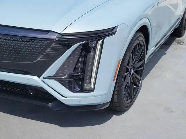 2026 Cadillac iQ V-Series AWD
