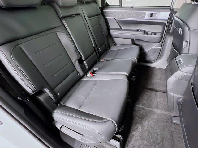 2026 Hyundai Santa Fe Limited - Photo 24