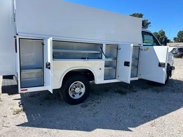 2025 Chevrolet Express Cutaway Work Van