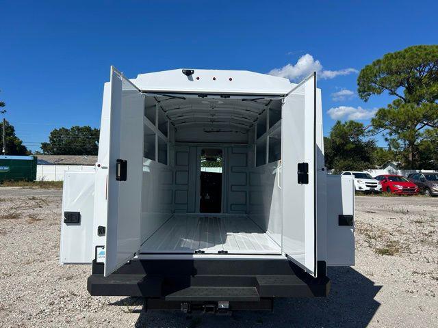 2025 Chevrolet Express Cutaway Work Van