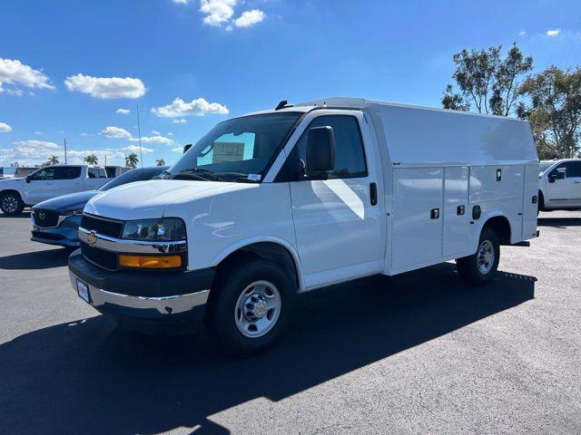2025 Chevrolet Express Cutaway Work Van
