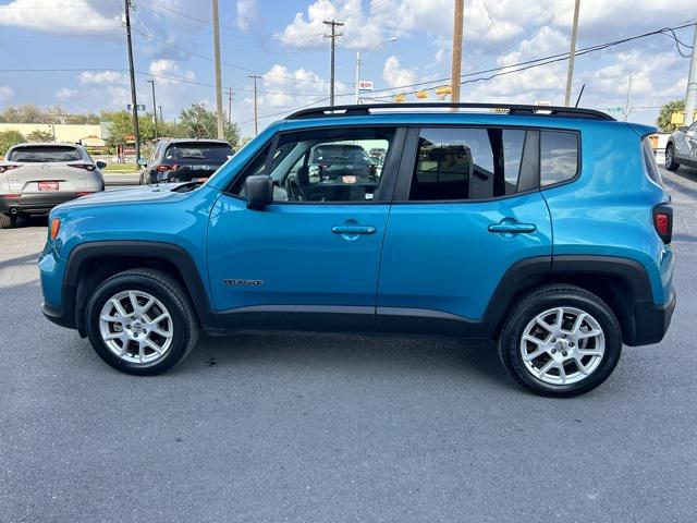 2022 Jeep Renegade Latitude 4x4 2022 Jeep Renegade Latitude 4x4