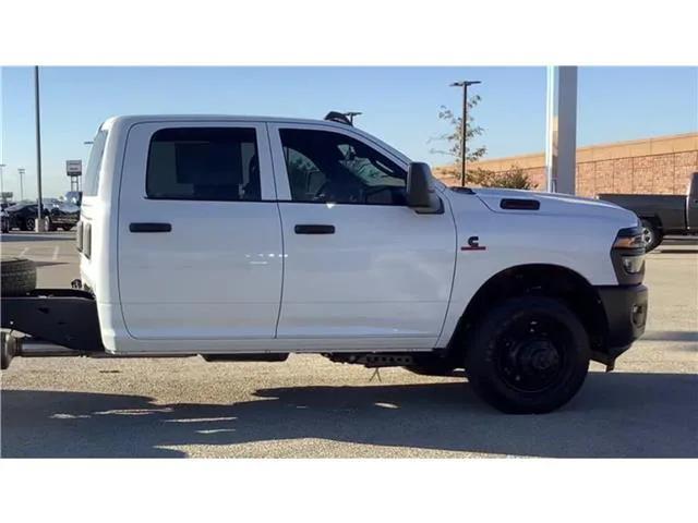 2026 RAM Ram 3500 Chassis Cab RAM 3500 TRADESMAN CREW CAB CHASSIS 4X4 60 CA