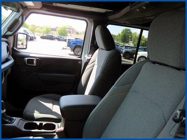 2025 Jeep Wrangler 4-Door Summit 4x4