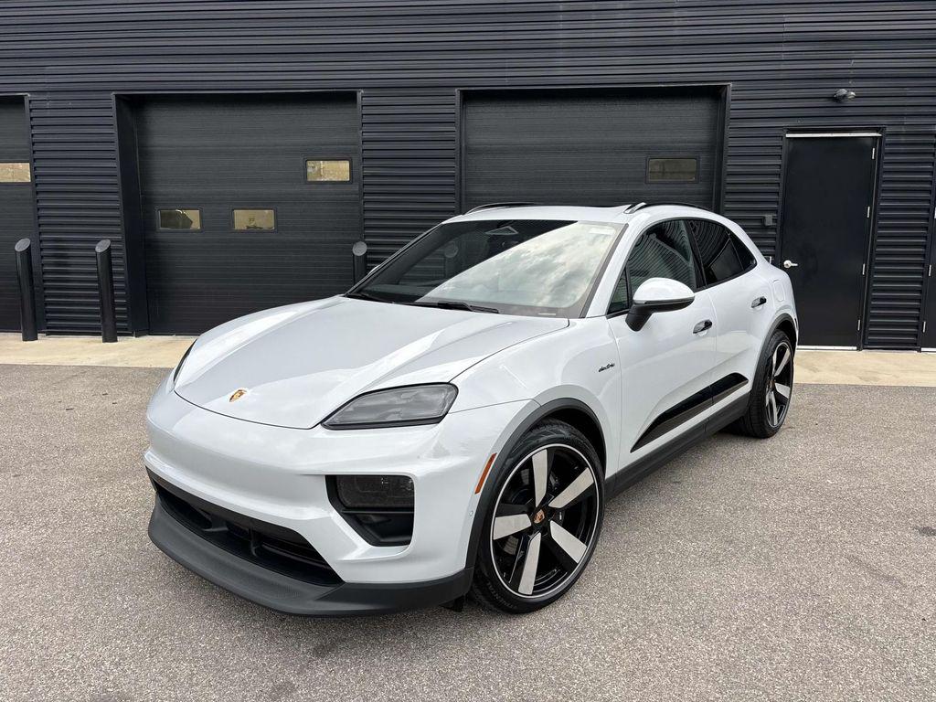 /2025 Porsche Macan-Electric