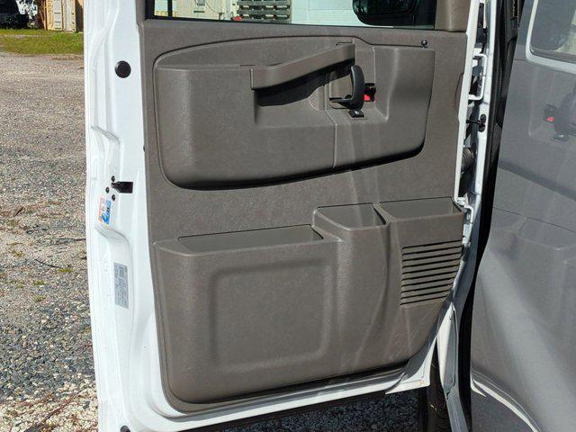 2025 Chevrolet Express Cargo Van RWD 2500 Regular Wheelbase WT