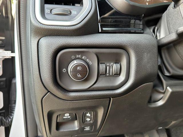 2026 Ram 1500 Laramie Crew Cab 4x4 5'7" Box