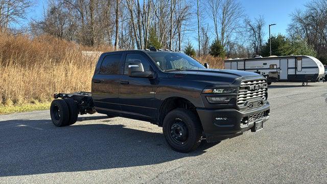 2026 RAM 3500 Chassis RAM 3500 TRADESMAN CREW CAB CHASSIS 4X4 60 CA