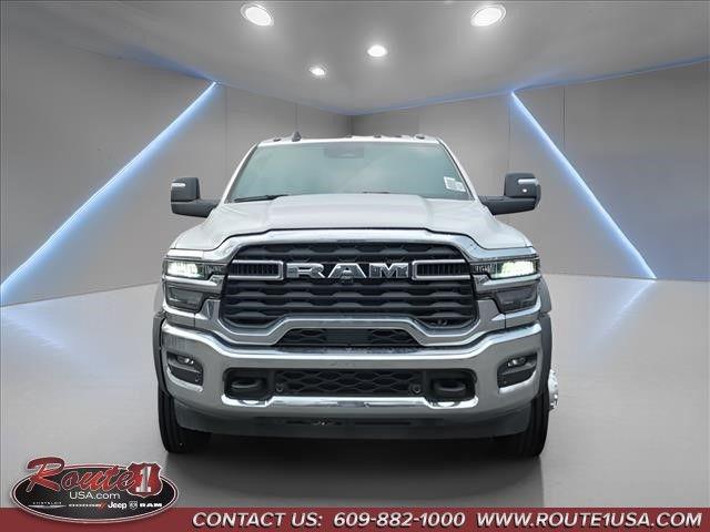 2026 RAM Ram 5500 Chassis Cab RAM 5500 TRADESMAN CHASSIS CREW CAB 4X4 84 CA