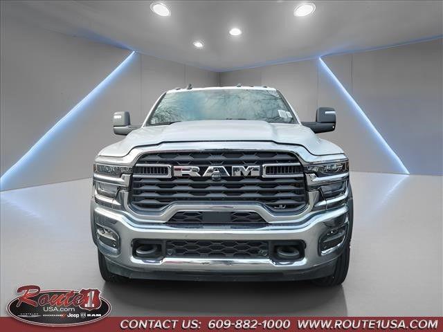 2026 RAM Ram 5500 Chassis Cab RAM 5500 TRADESMAN CHASSIS CREW CAB 4X4 84 CA