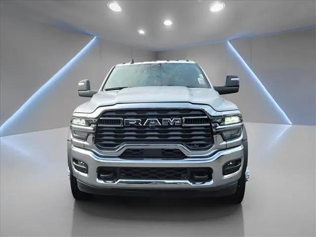 2026 RAM Ram 5500 Chassis Cab RAM 5500 TRADESMAN CHASSIS CREW CAB 4X4 84 CA