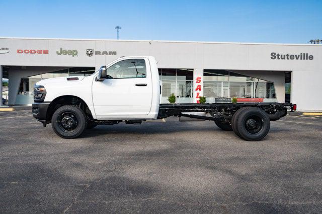 2026 RAM Ram 3500 Chassis Cab RAM 3500 TRADESMAN CHASSIS REGULAR CAB 4X4 84 CA