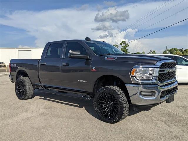 2020 RAM 2500 Tradesman Crew Cab 4X4 64 Box