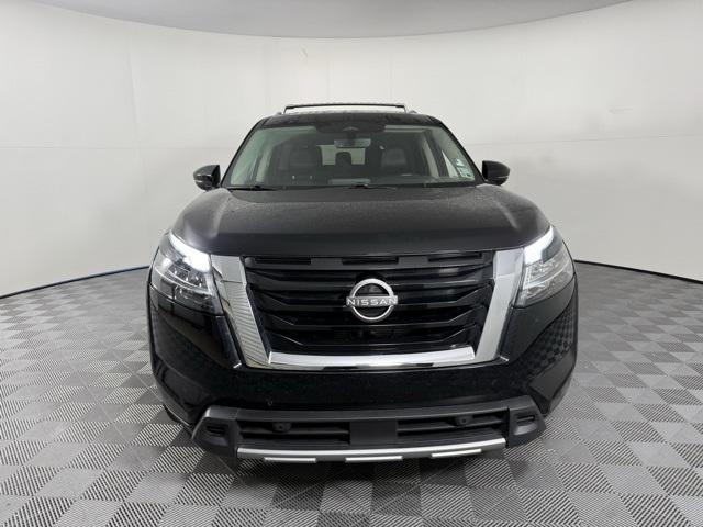 2023 Nissan Pathfinder SL FWD