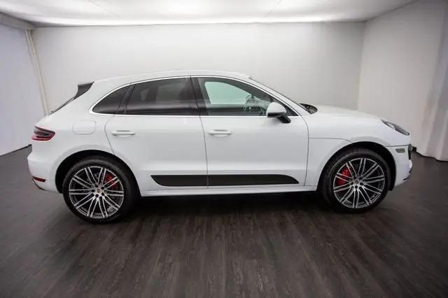 2015 Porsche Macan Turbo