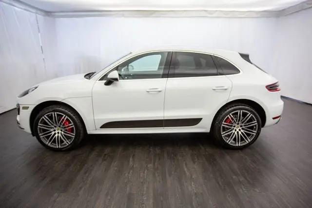 2015 Porsche Macan Turbo