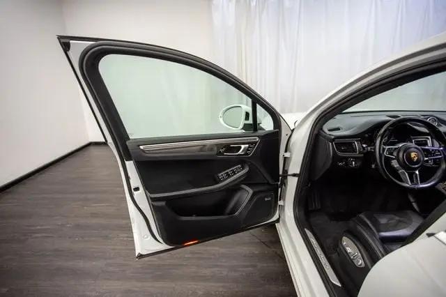 2015 Porsche Macan Turbo