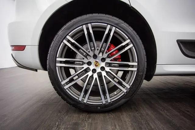 2015 Porsche Macan Turbo